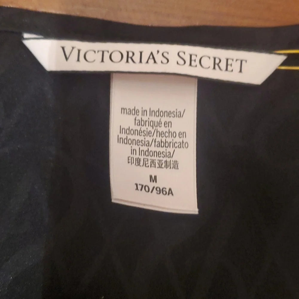 Victoria Secret Lingerie Set - Picture 7 of 9